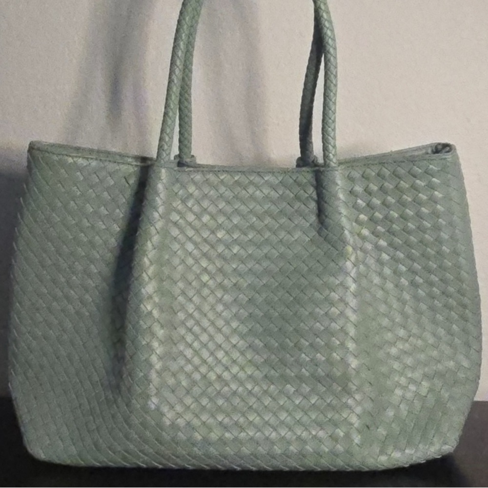Lulu Dharma mint/pastel green purse - Picture 6 of 7
